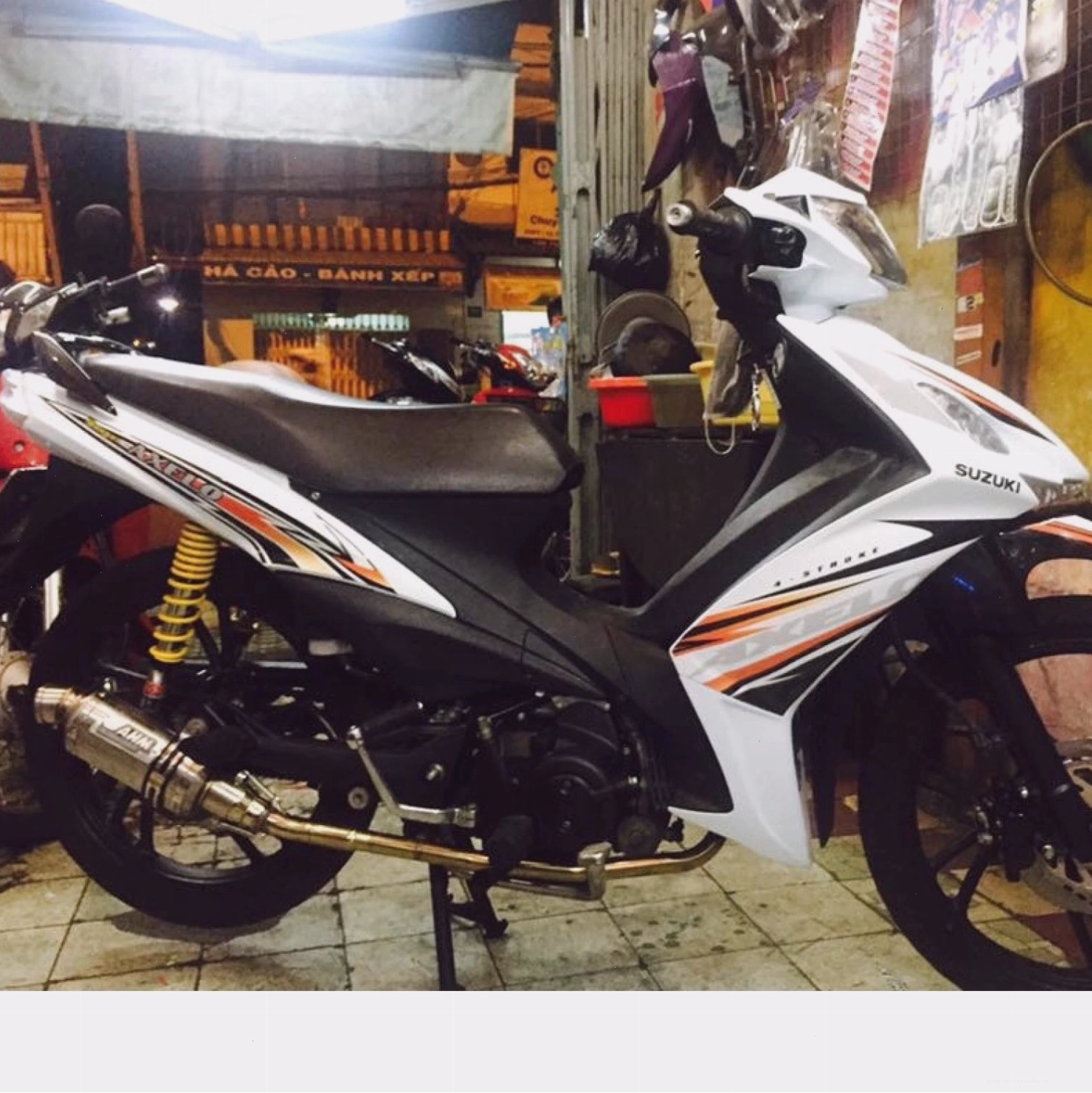 Tem Rời Suzuki Axelo 125 Dán Xe Trắng