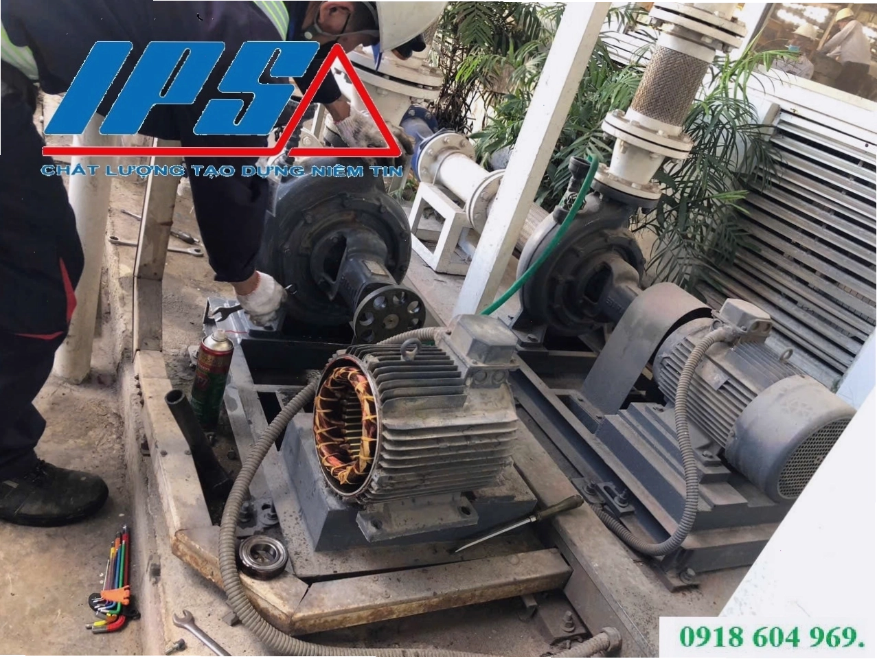 Tháo lắp động cơ điện công nghiệp để sửa chữa
