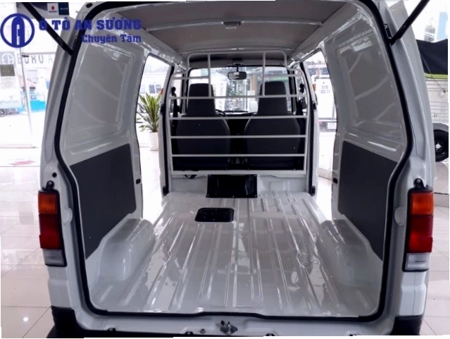 Thùng xe tải Suzuki rộng rãi