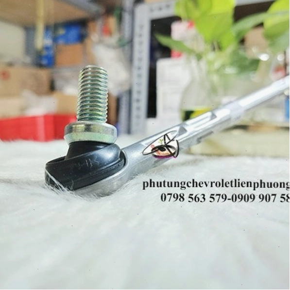 Tiếng kêu lạ khi đánh lái là dấu hiệu rotuyn lái bị hỏng