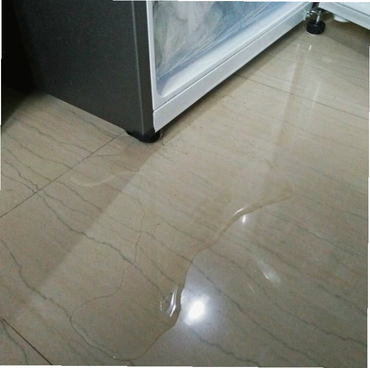 Tủ lạnh Sharp bị chảy nước ở phía sau, cần kiểm tra lưới lọc