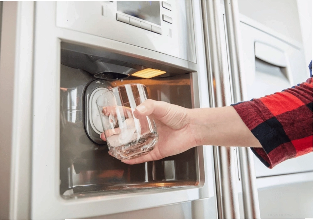 Ưu điểm của máy lọc nước tủ lạnh so với các giải pháp khác