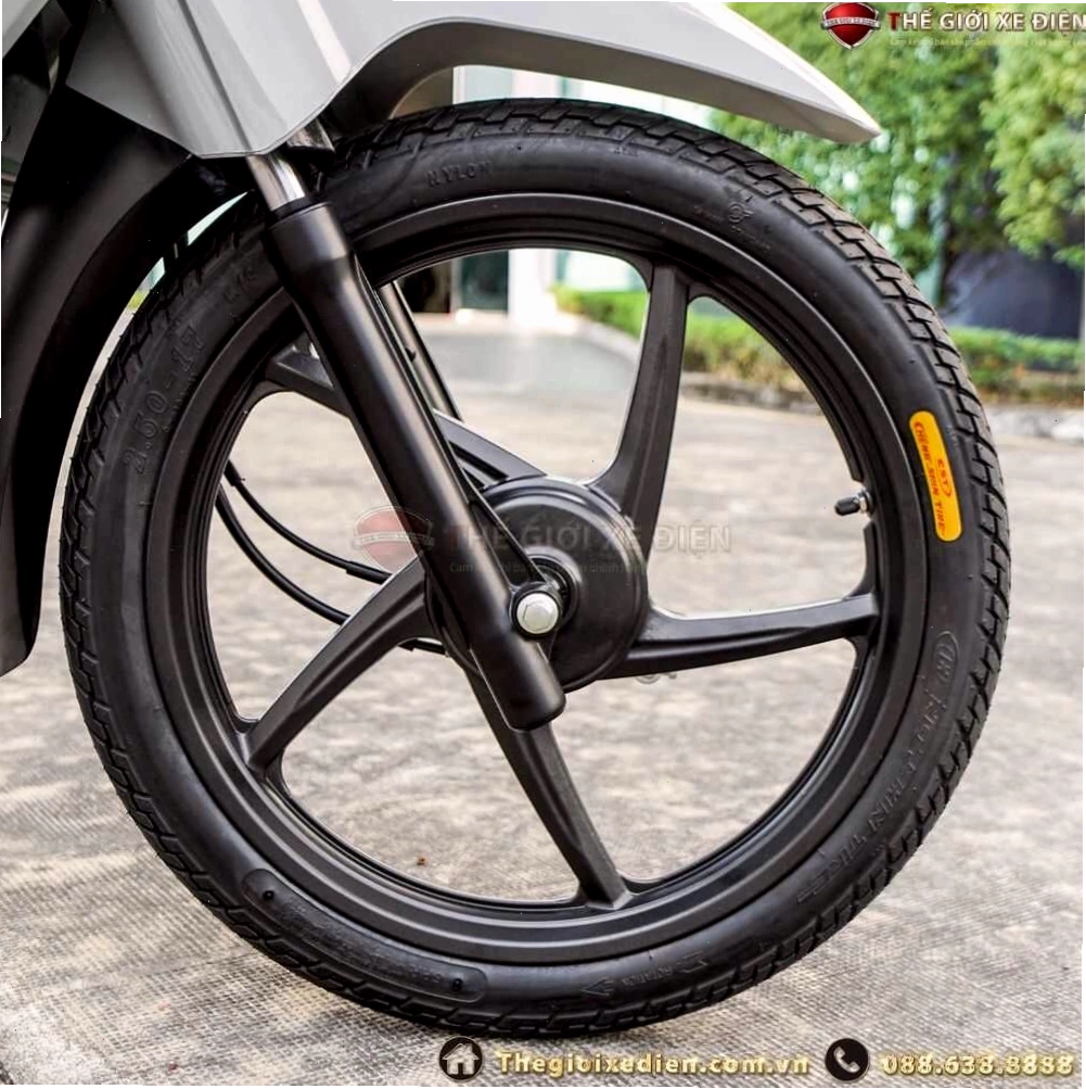 Vành xe đúc 5 chấu trên xe Kymco Visar S