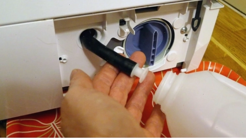 Xả nước máy giặt qua ống xả