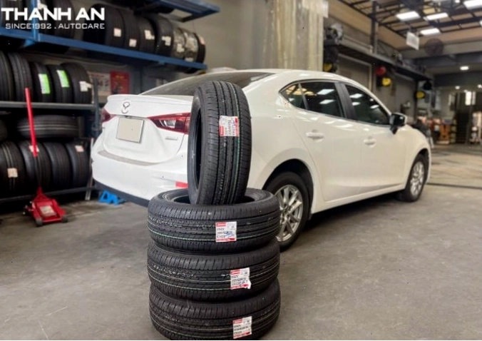 Xe Mazda 3 lắp 4 lốp Bridgestone 205/60R16