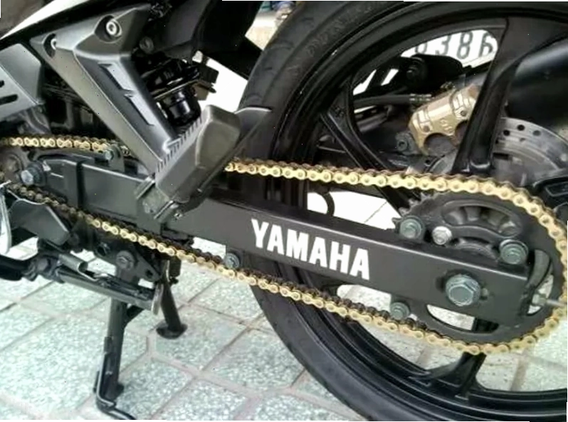 Xích tải Yamaha chính hãng với các mắt xích được gia công tỉ mỉ
